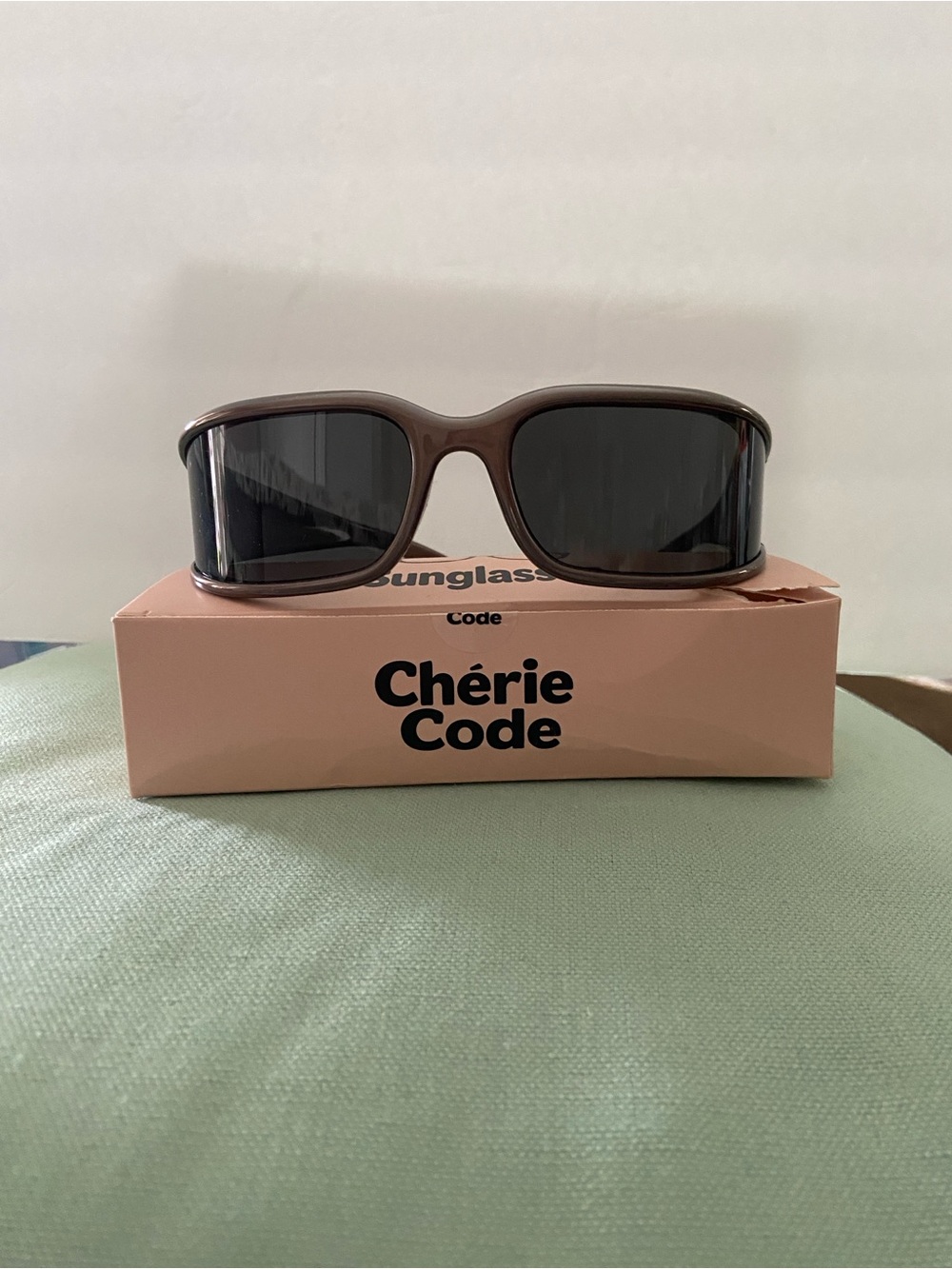 Cherie Code Women’s Wrap-Around Sunglasses – Style 19396